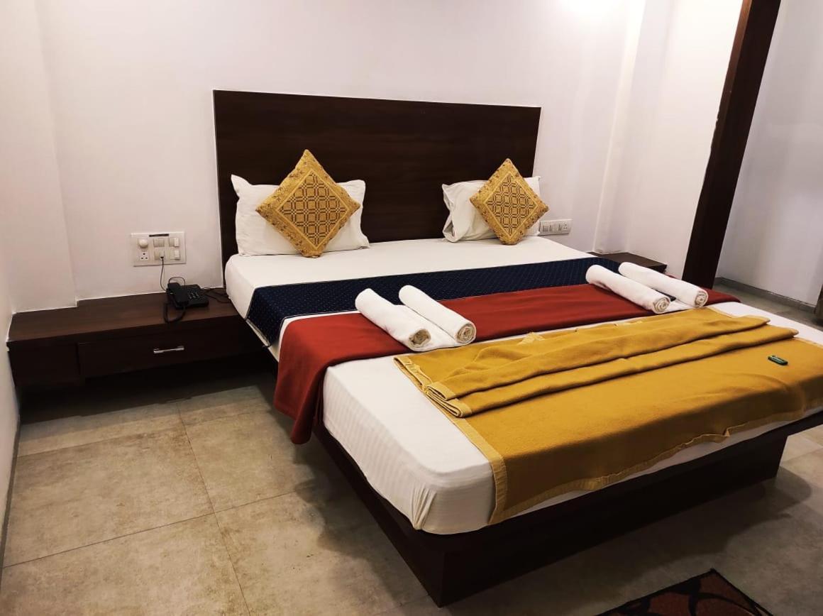 Hotel Manasi Inn Sātāra Exterior foto