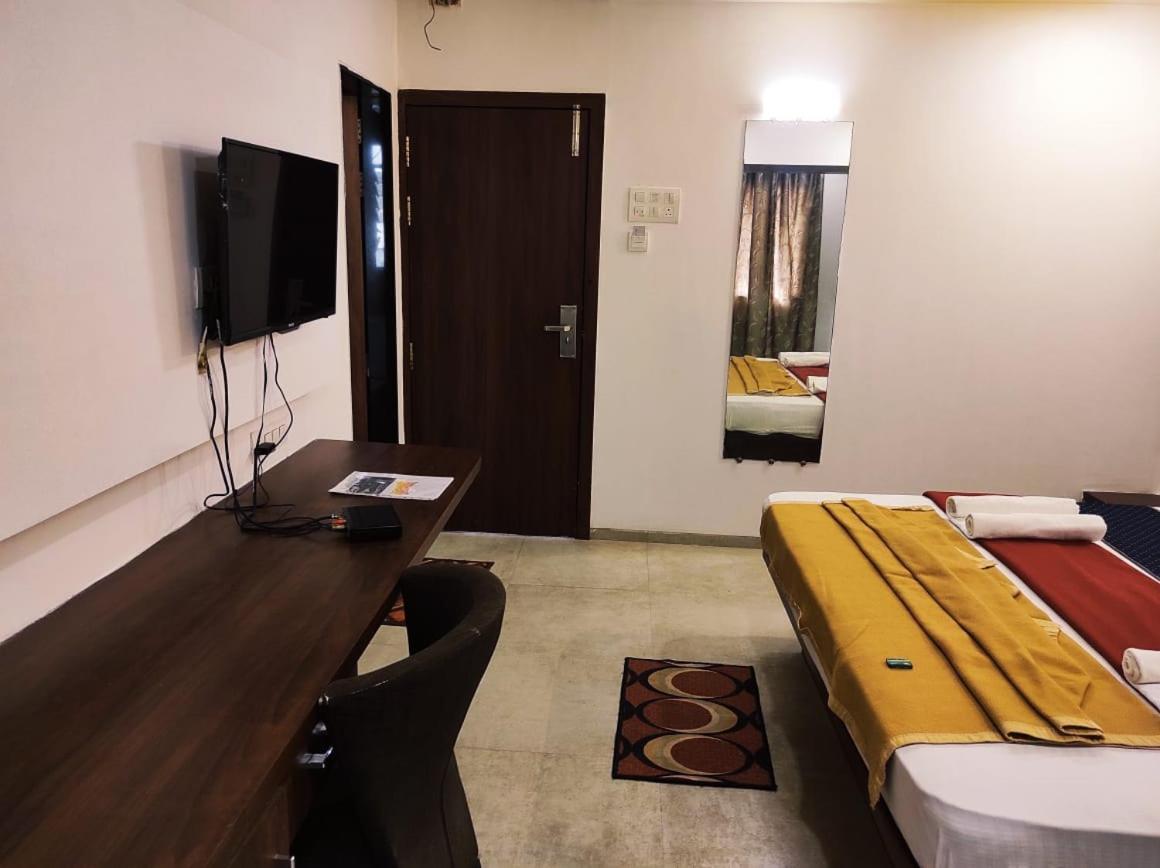 Hotel Manasi Inn Sātāra Exterior foto